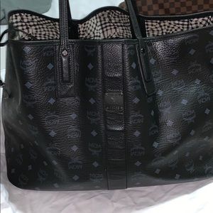 Authentic black large mcm Liz reversible tote